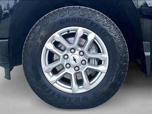 Used 2023 Chevrolet Silverado 1500 RST w/ Z71 Off-Road Package AWD/4WD image 10
