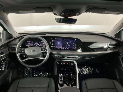 Used 2025 Audi Q5 Premium Plus w/ Premium Plus AWD/4WD image 14