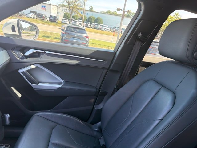 Used 2020 Audi Q3 2.0T Premium AWD/4WD image 2