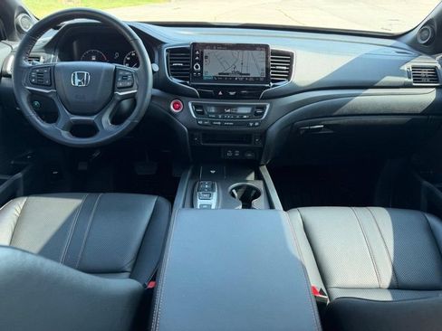 Used 2025 Honda Ridgeline TrailSport image 9