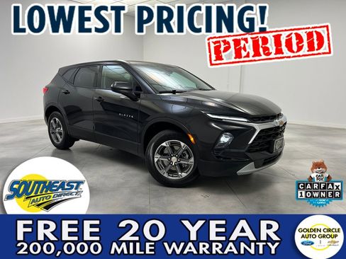 Used 2025 Chevrolet Blazer LT FWD image 1