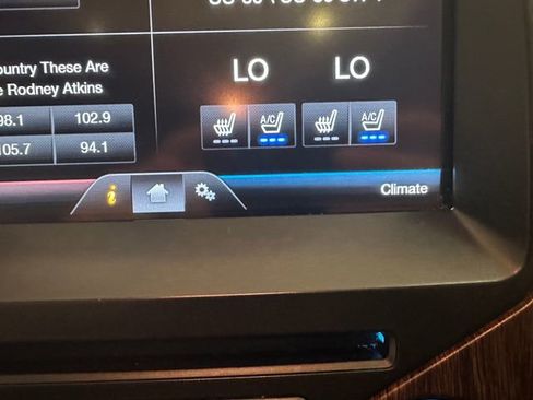 Used 2013 Ford F150 Lariat w/ Luxury Equipment Group AWD/4WD image 16