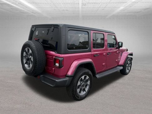 Used 2022 Jeep Wrangler Unlimited Sahara AWD/4WD image 13