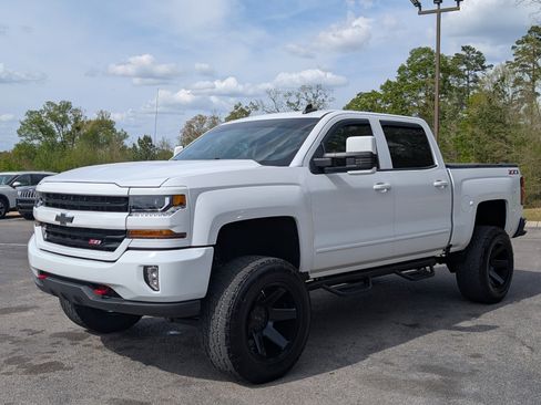 Used 2018 Chevrolet Silverado 1500 LT w/ All Star Edition image 5