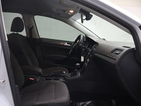 Used 2019 Volkswagen Golf S AWD/4WD image 9