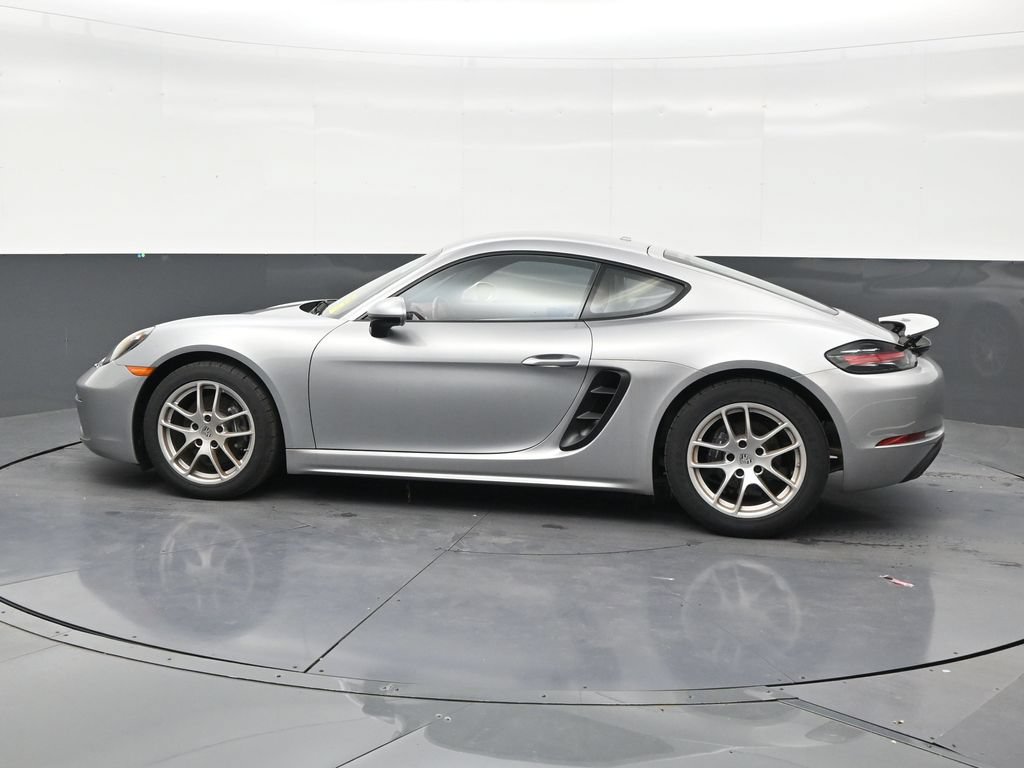 Used 2024 Porsche 718 Cayman RWD image 2