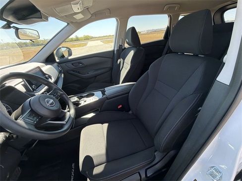 Used 2024 Nissan Rogue S image 18