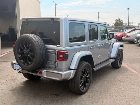 Used 2021 Jeep Wrangler Unlimited Sahara AWD/4WD image 5