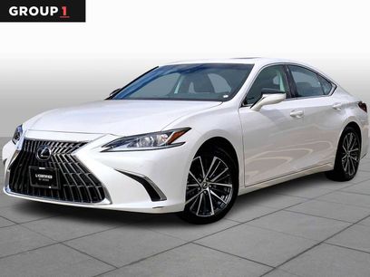 Certified 2025 Lexus ES 350 w/ Premium Package