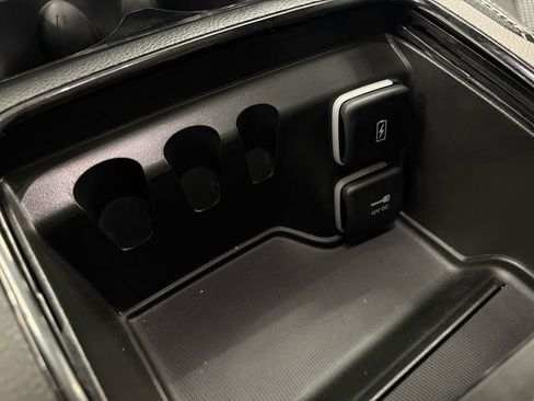 Used 2026 Chrysler Pacifica Limited w/ S Appearance Package image 35