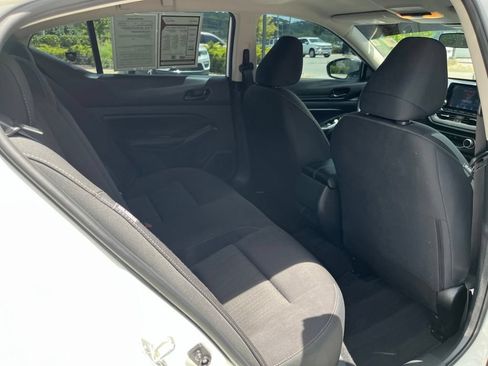 Used 2025 Nissan Altima 2.5 S FWD image 23