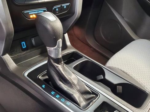 Used 2017 Ford Escape SE image 25