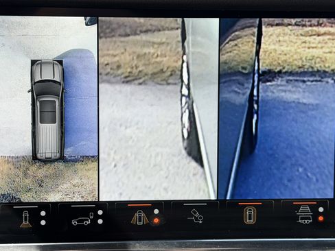 Used 2024 GMC Yukon XL Denali w/ Denali Reserve Package image 33