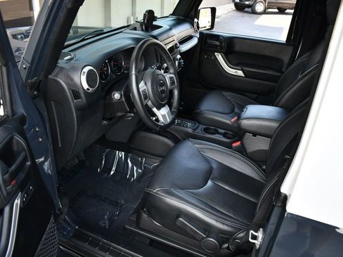 Used 2017 Jeep Wrangler Sahara w/ Quick Order Package 24E Chief AWD/4WD image 38