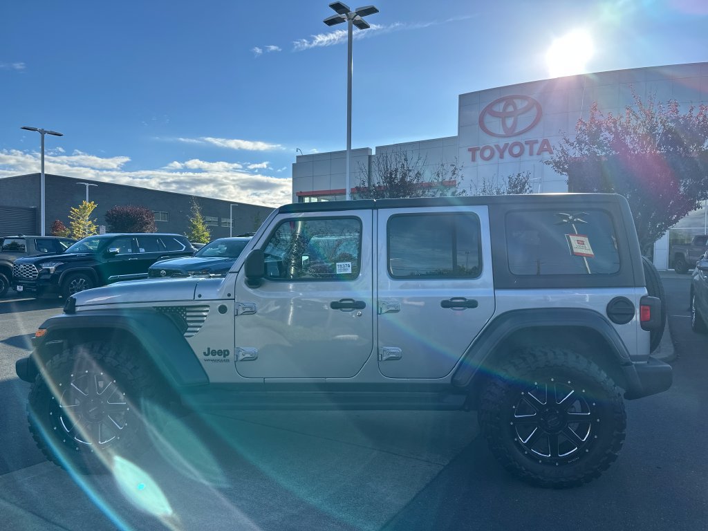 Used 2020 Jeep Wrangler Unlimited Sport AWD/4WD image 2