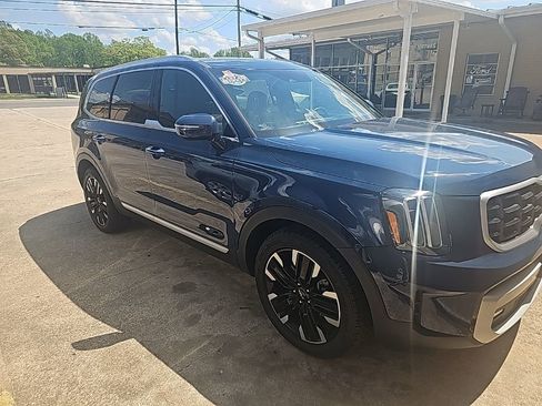 Used 2024 Kia Telluride SX image 3
