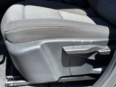 Used 2026 Chevrolet Equinox LT AWD/4WD image 27