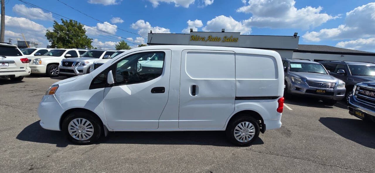 Used 2018 Nissan NV200 SV w/ Navigation Package FWD image 2