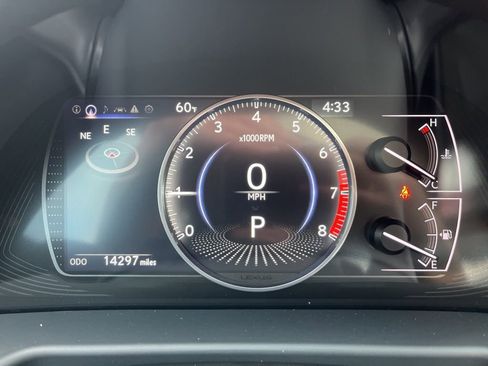 Used 2024 Lexus ES 350 w/ Premium Package image 8