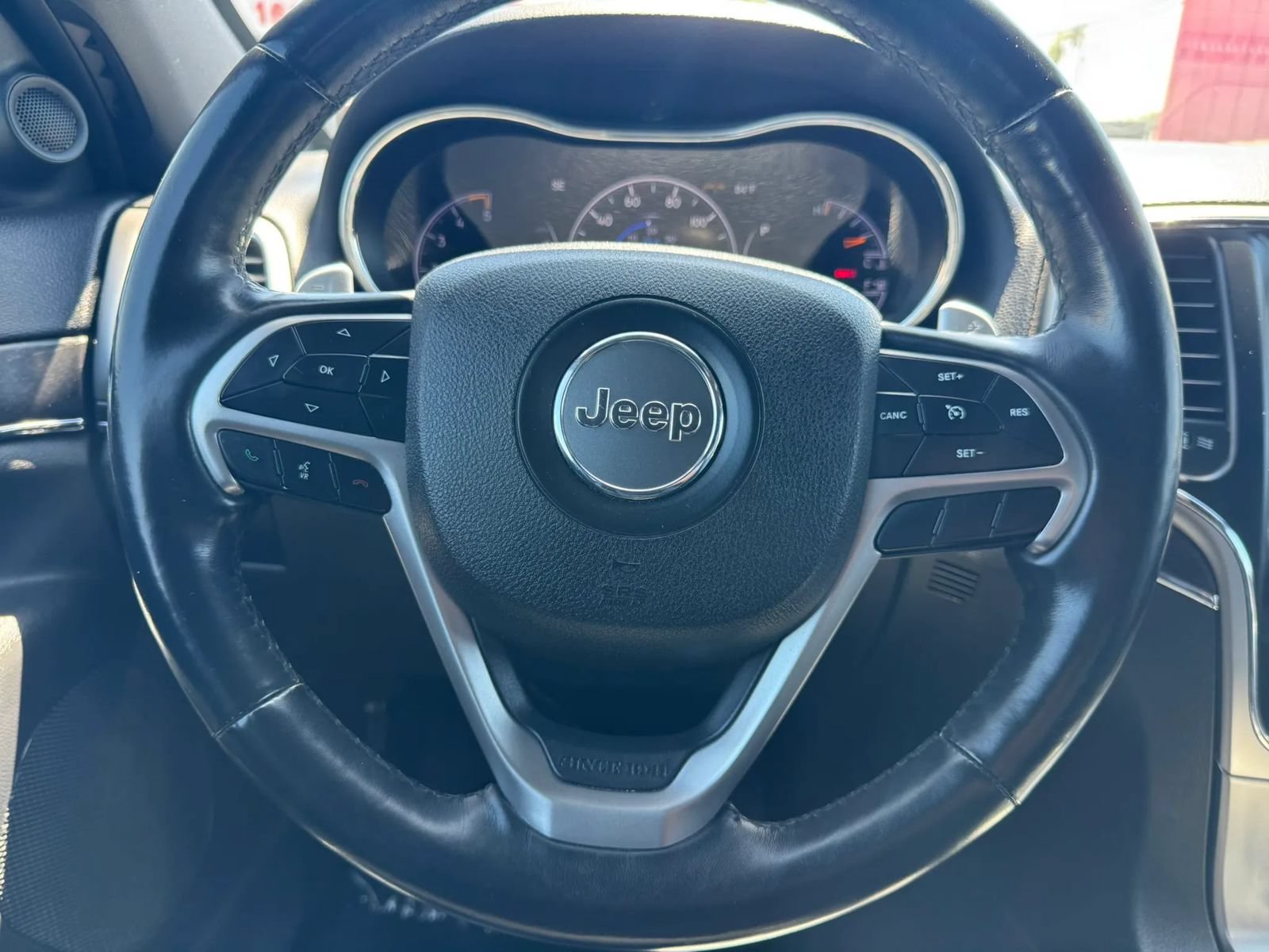 Used 2018 Jeep Grand Cherokee Limited AWD/4WD image 29