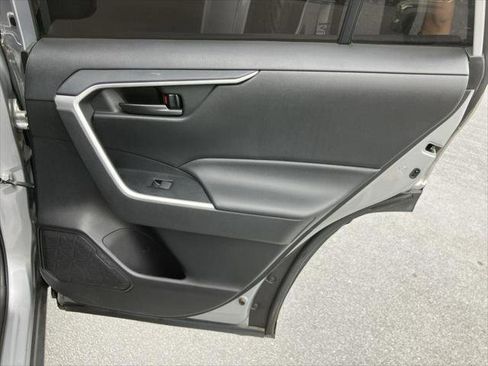 Certified 2021 Toyota RAV4 LE image 28