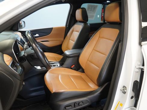 Used 2020 Chevrolet Equinox Premier image 3