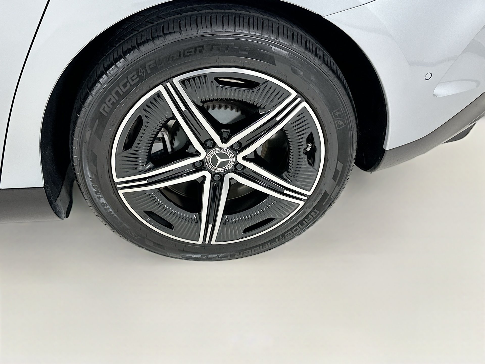 Certified 2023 Mercedes-Benz EQE 500 4MATIC Sedan image 32