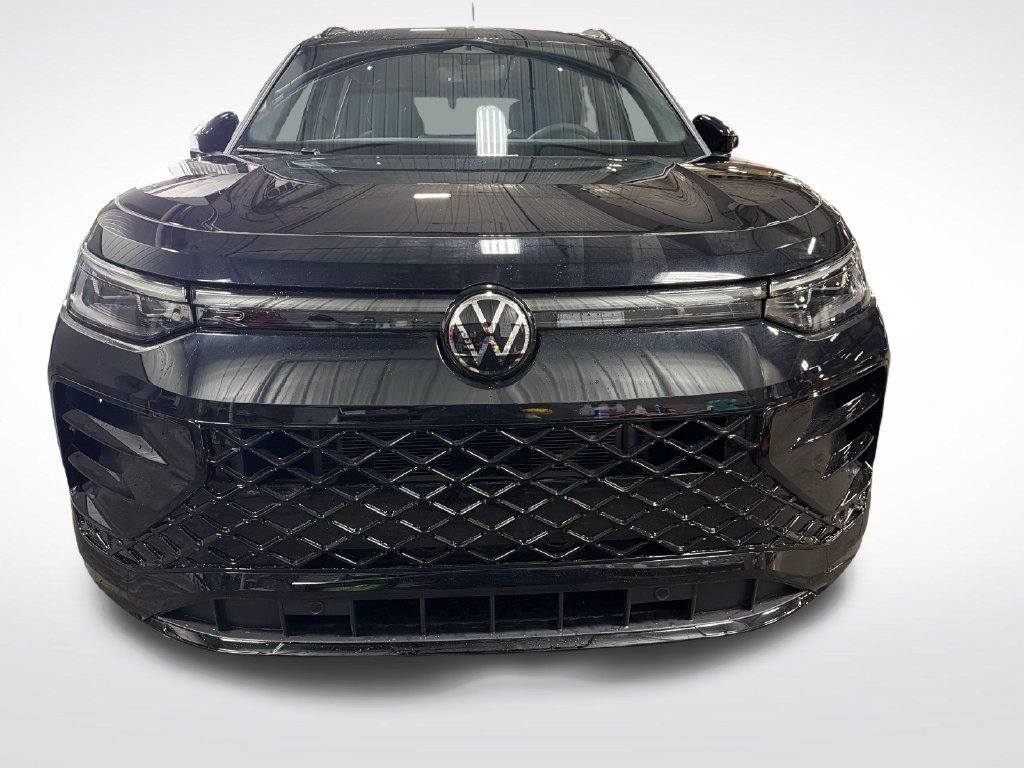 New 2026 Volkswagen Tiguan SE R-Line AWD/4WD image 2