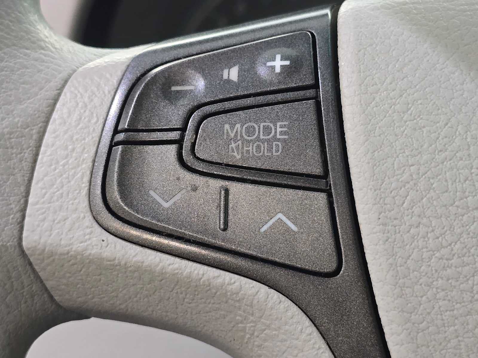 Used 2011 Toyota Sienna LE w/ Towing Pkg FWD image 17
