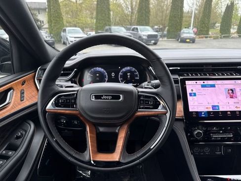 New 2025 Jeep Grand Cherokee L Summit AWD/4WD image 15