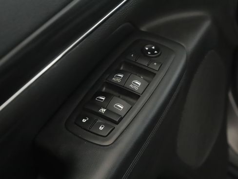 Used 2020 Jeep Grand Cherokee Limited AWD/4WD image 8