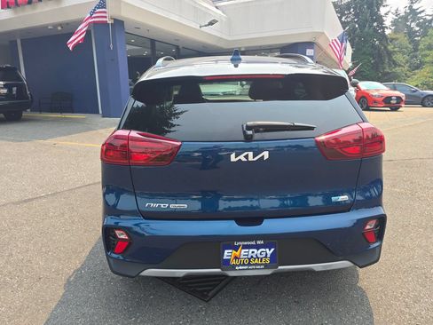 Used 2022 Kia Niro Touring Special Edition FWD image 6