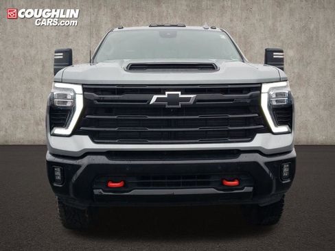 Used 2025 Chevrolet Silverado 2500 LTZ w/ LTZ Plus Package image 9