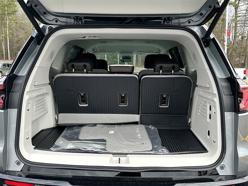 New 2026 GMC Acadia Denali w/ Super Cruise Package image 16