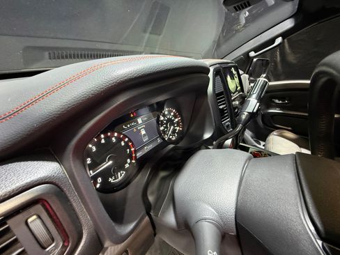 Certified 2024 Nissan Titan PRO-4X w/ Pro-4x Convenience Package AWD/4WD image 11