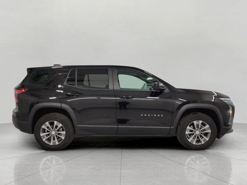 Used 2025 Chevrolet Equinox LT image 11