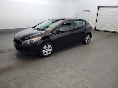 Used 2017 Kia Forte LX FWD image 2