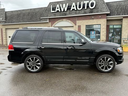 Used 2016 Lincoln Navigator Reserve image 4