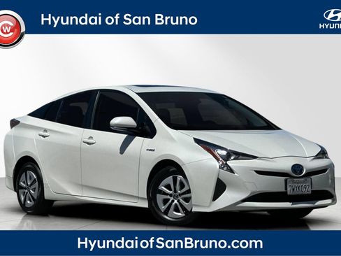 Used 2016 Toyota Prius Four FWD image 1