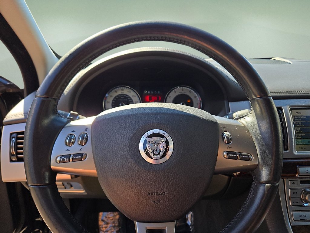 Used 2011 Jaguar XF Premium RWD image 20