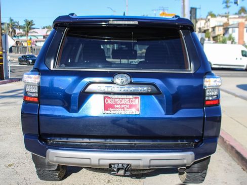 Used 2022 Toyota 4Runner TRD Off-Road AWD/4WD image 4