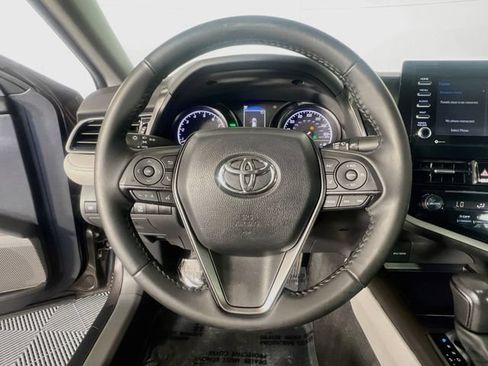 Used 2021 Toyota Camry SE w/ Convenience Package FWD image 16