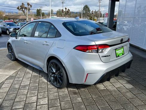New 2026 Toyota Corolla SE image 3