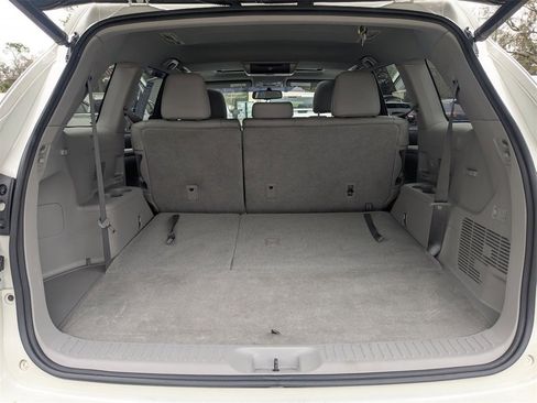 Used 2015 Toyota Highlander XLE image 13