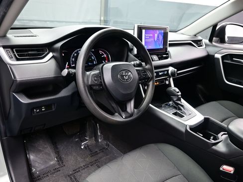 Used 2023 Toyota RAV4 XLE AWD/4WD image 13