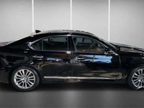 Used 2017 Lexus LS 460 image 7