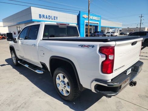 Used 2020 Chevrolet Silverado 2500 LTZ w/ LTZ Plus Package AWD/4WD image 6