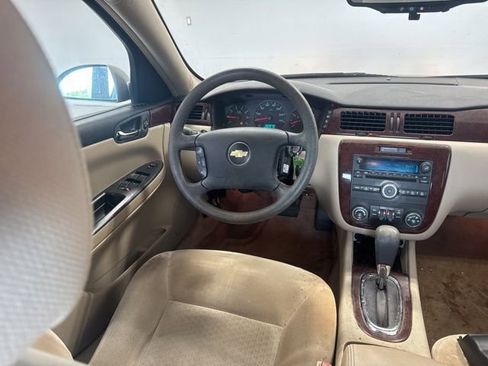 Used 2010 Chevrolet Impala LS FWD image 19