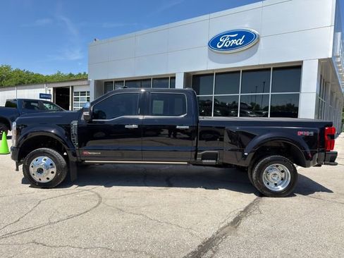 Used 2024 Ford F450 Platinum w/ FX4 Off-Road Package AWD/4WD image 4