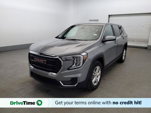 Used 2024 GMC Terrain SLE image 1